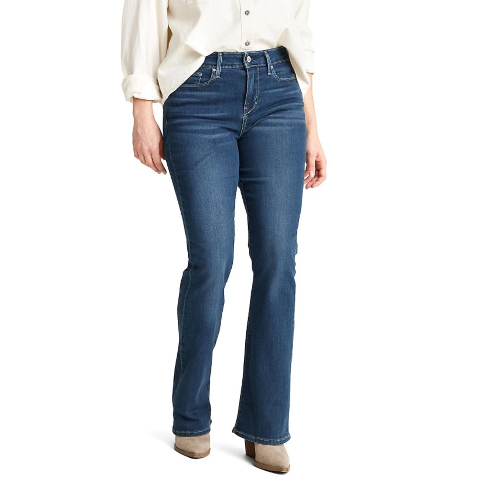 NWT Signature Levi Strauss Mid Rise Bootcut Jeans, Size 16 W33 L32 New w/Tag