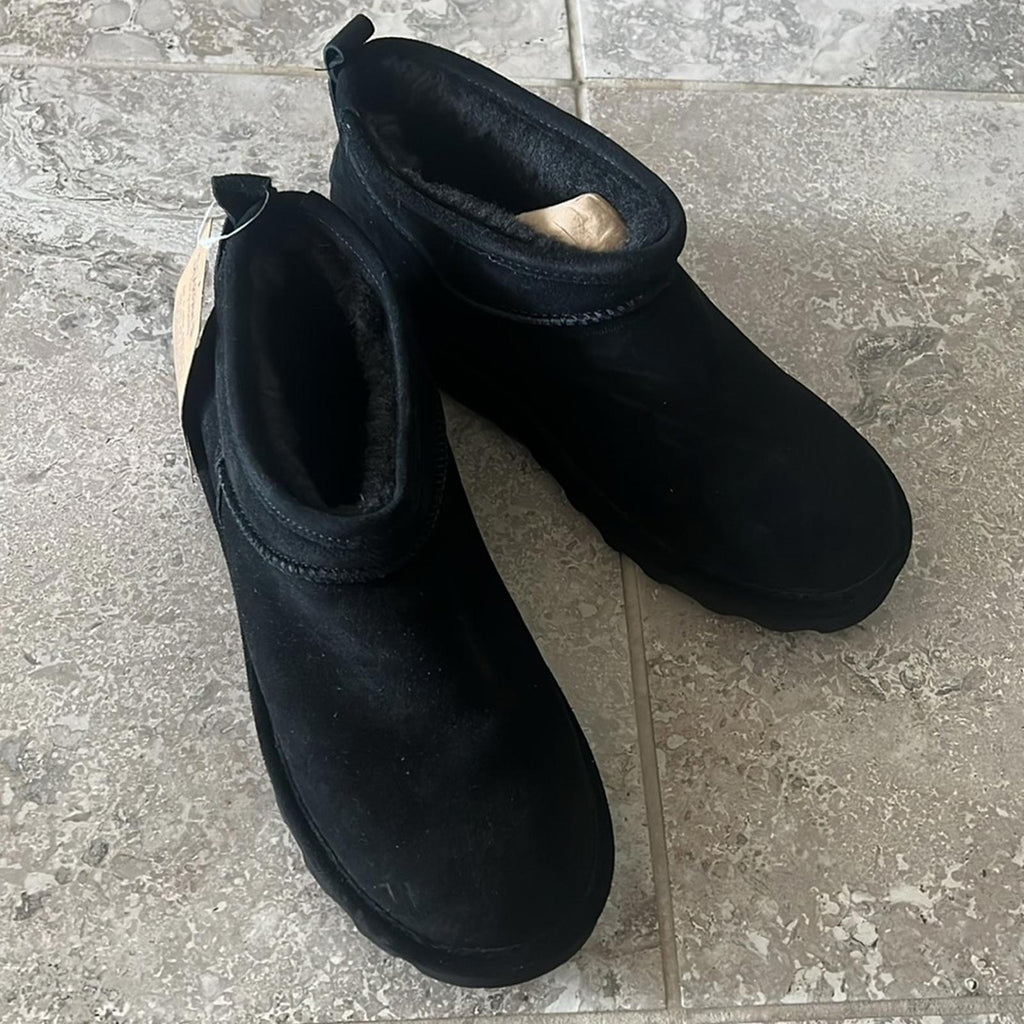 BearPaw Super Shorty Booties in Black, NEW, Size 10