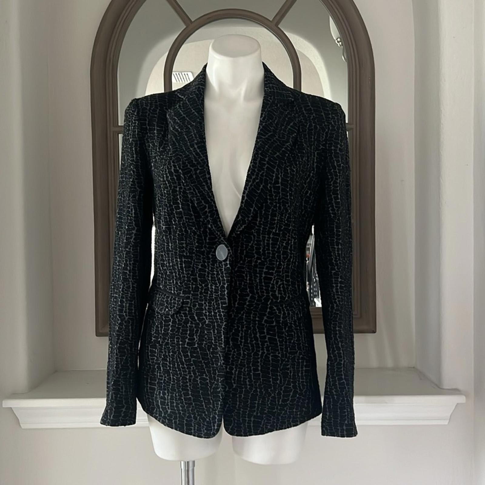Armani Collezioni Blazer (Made in Italy) Animal Print Size 10, New w/Tag $1,495