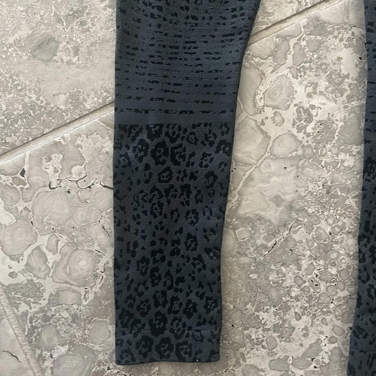 NEW NUX x Soulcycle Feline Seamless Legging, Gray & Black, Size S New w/Tag