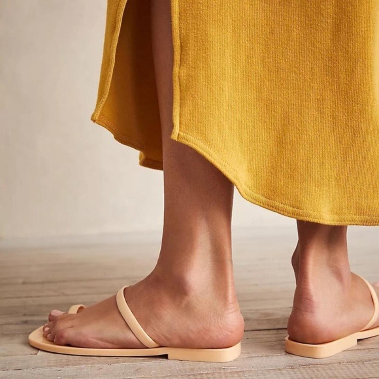 Jeffrey Campbell Toe Loop Sandals in Light Orange, Size 8 New in Box