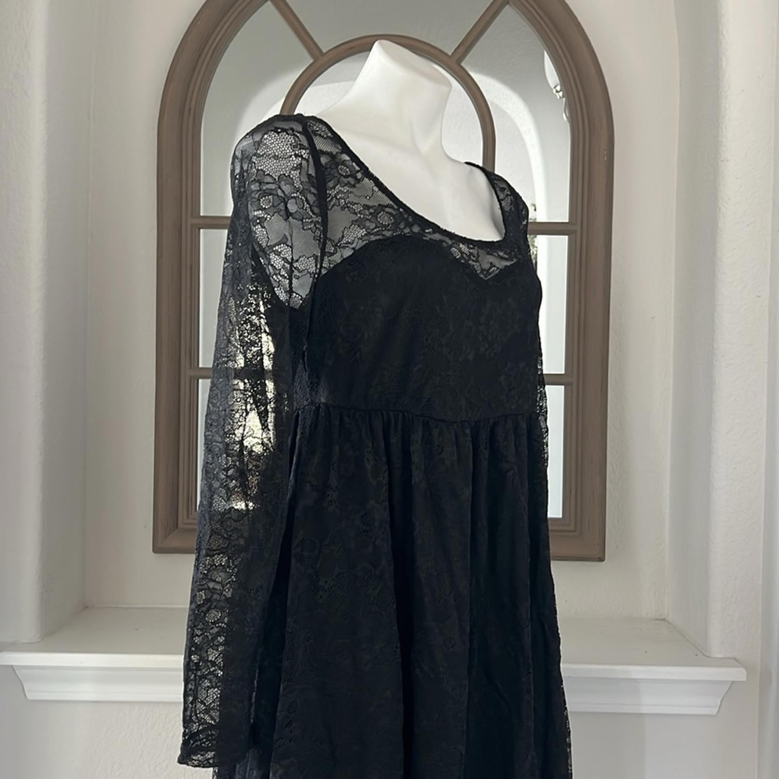 Torrid Midi Lace Dress in Black, Size 0/L EXCELLENT! $139.50