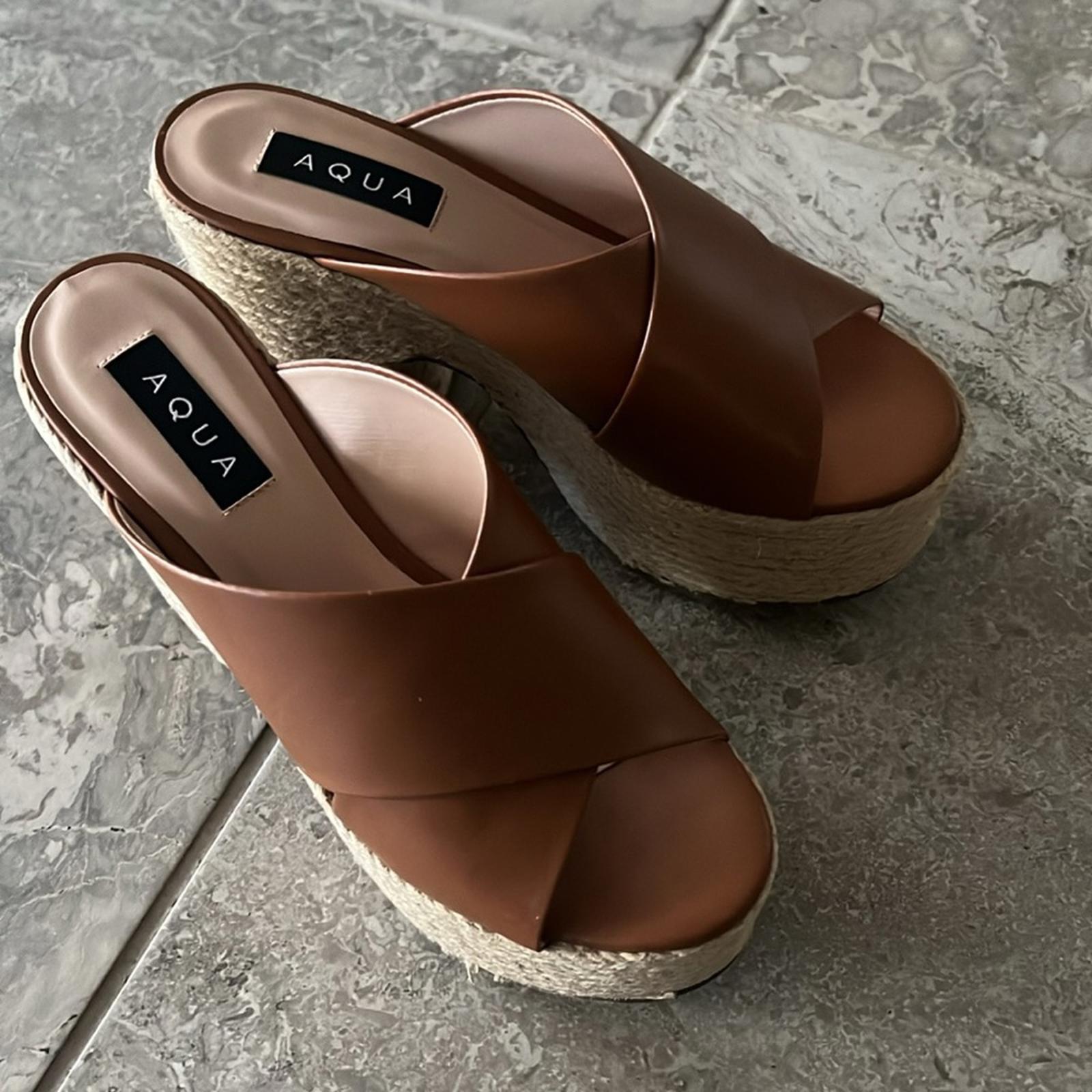 Bloomingdale’s Aqua July Platform Slide Sandals in Cognac, Size 8 New in Box