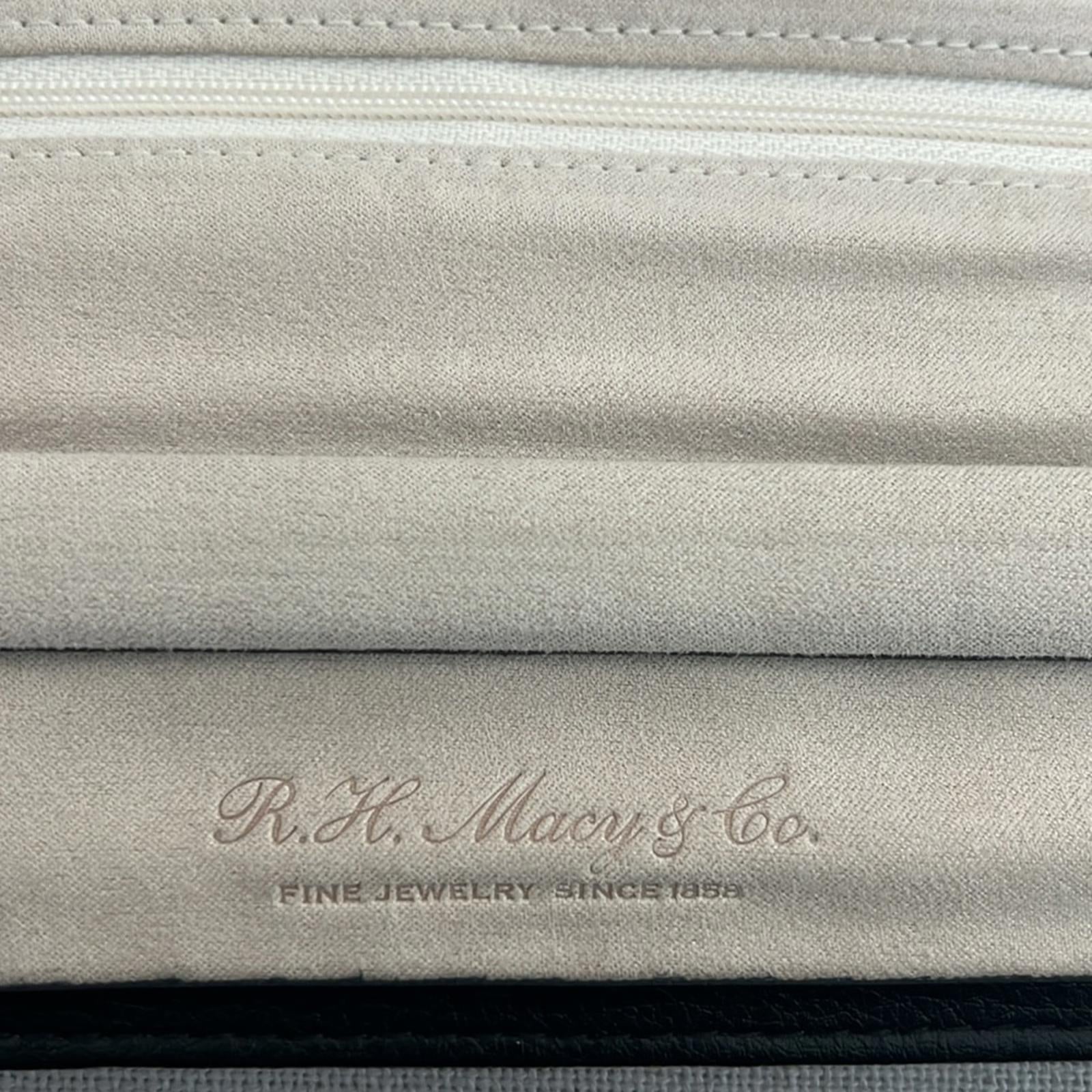 R.H. Macy&Co. Pebble Leather Travel Jewelry Wallet in Black, New w/Tag