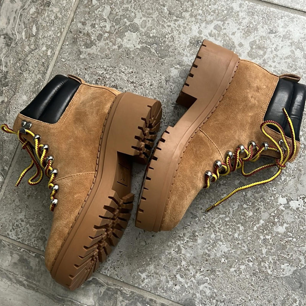 Marc Fisher LTD Nairy Lace-Up Genuine Shearling Lug Sole Bootie Tan Size 7.5 NEW