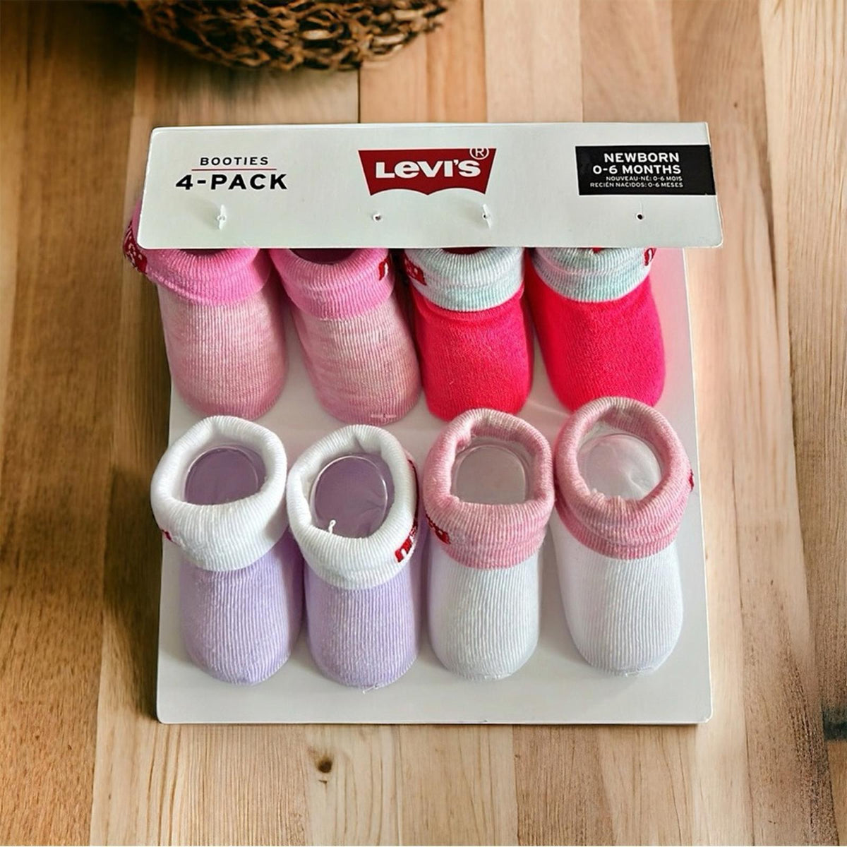 Levi’s 4-Pack Booties Size Newborn 0-6 Months, New w/Tag