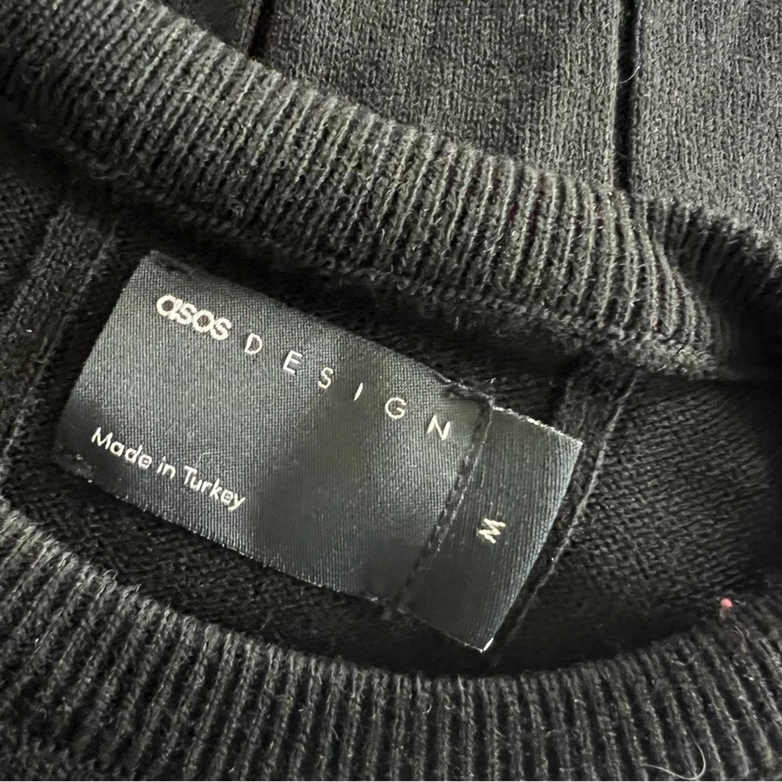 NEW ASOS Crewneck Ribbed Knit Sweater in Black, Size M New w/o Tag