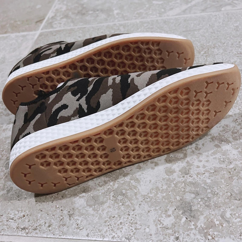 NEW J/Slides Urban Sports Sneakers in Tiger Knit, Size 10 New w/o Box