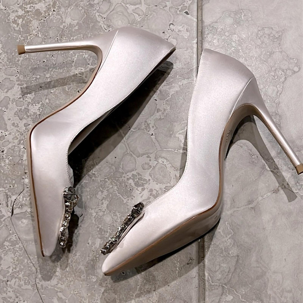 Sophia Webster Margaux Embellished Pointed Toe Pumps in Ivory Satin, Size 38 NEW