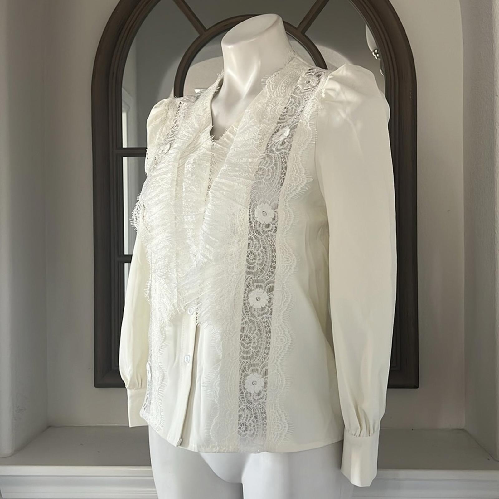 Beulah Style Lace V-Neck Blouse in White, Size XS NEW w/Tag $154