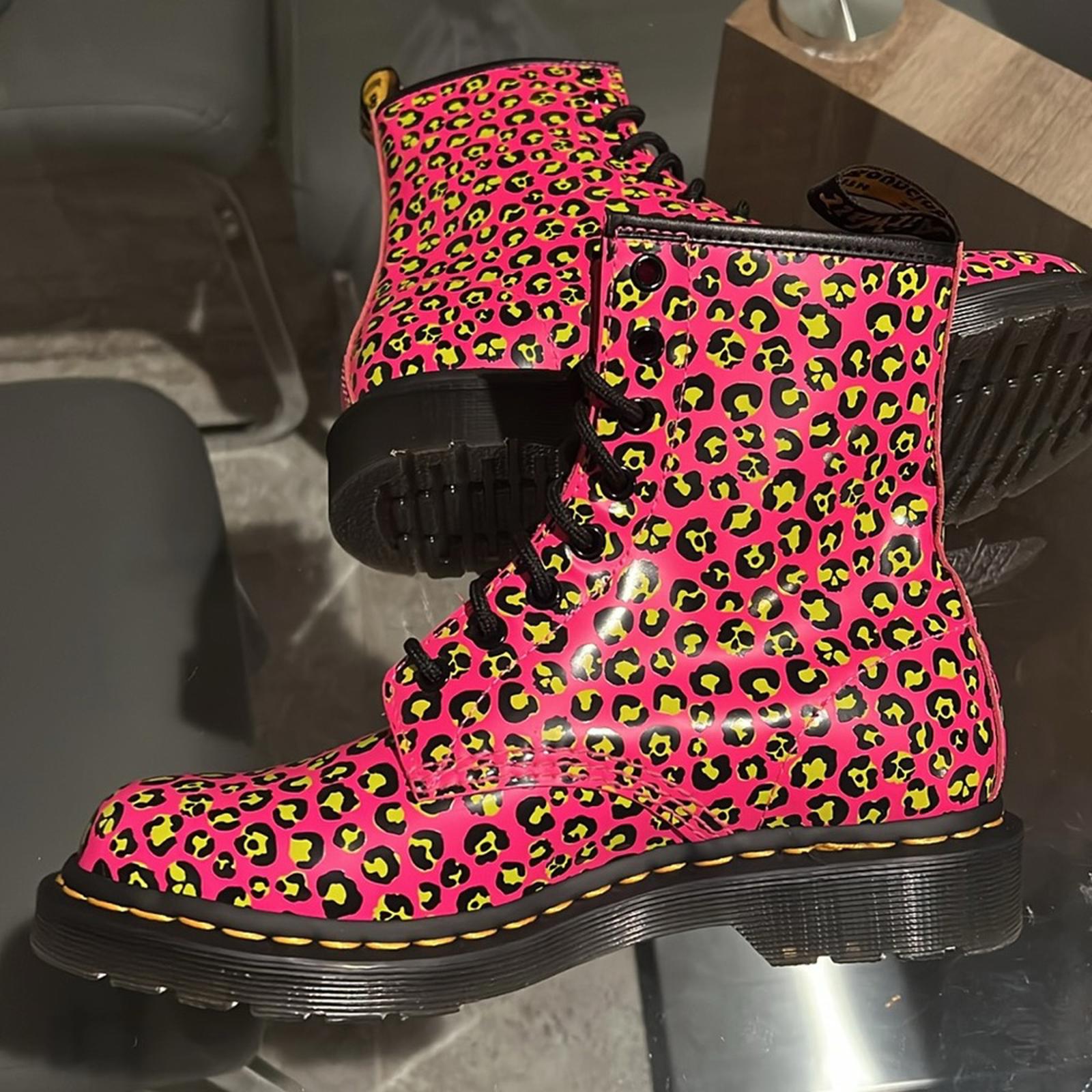 Dr Martens 1460 Leopard Smooth Leather Lace Up Boots, Pink Size 8 New w/o Box