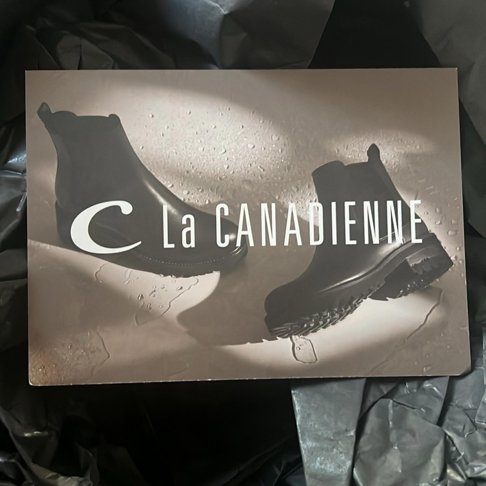La Canadienne Buckle Accent Milo Block Heel Suede Boots, Size 11 New in Box $565