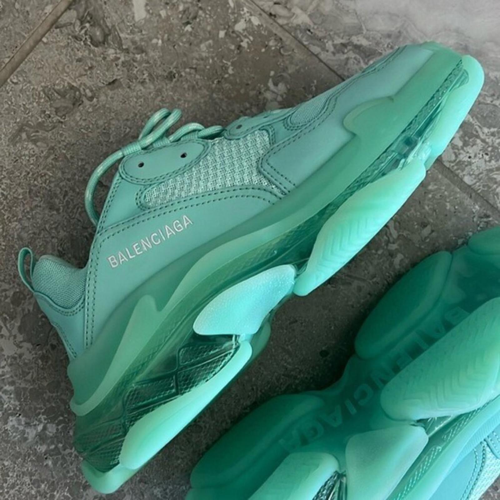 NWT Balenciaga Triple S Clear Sole Chunky Sneakers in Mint, Size 41 New in Box