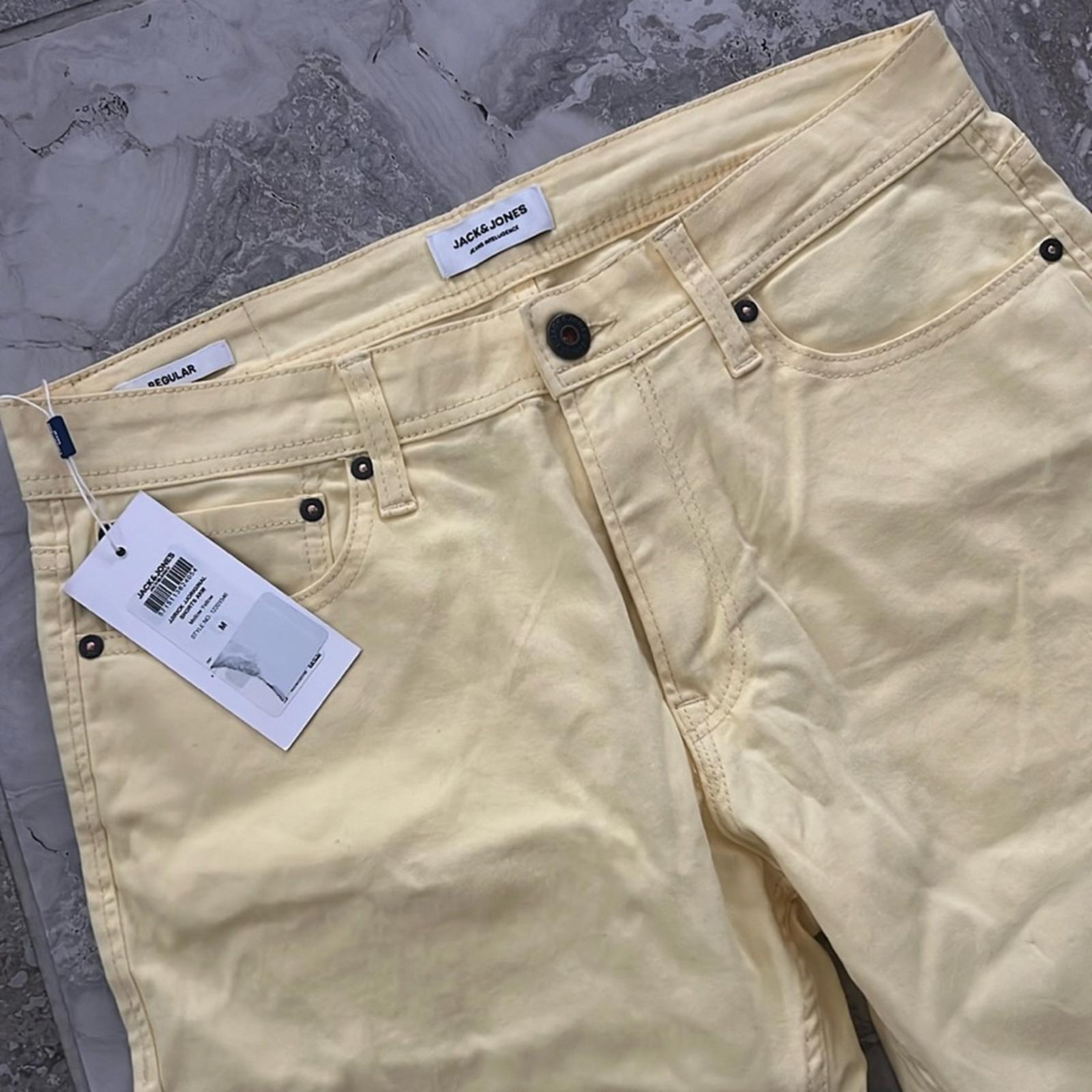 NWT Jack & Jones Men's Yellow Bowie Stretch Chino Shorts Size M New w/Tag $60