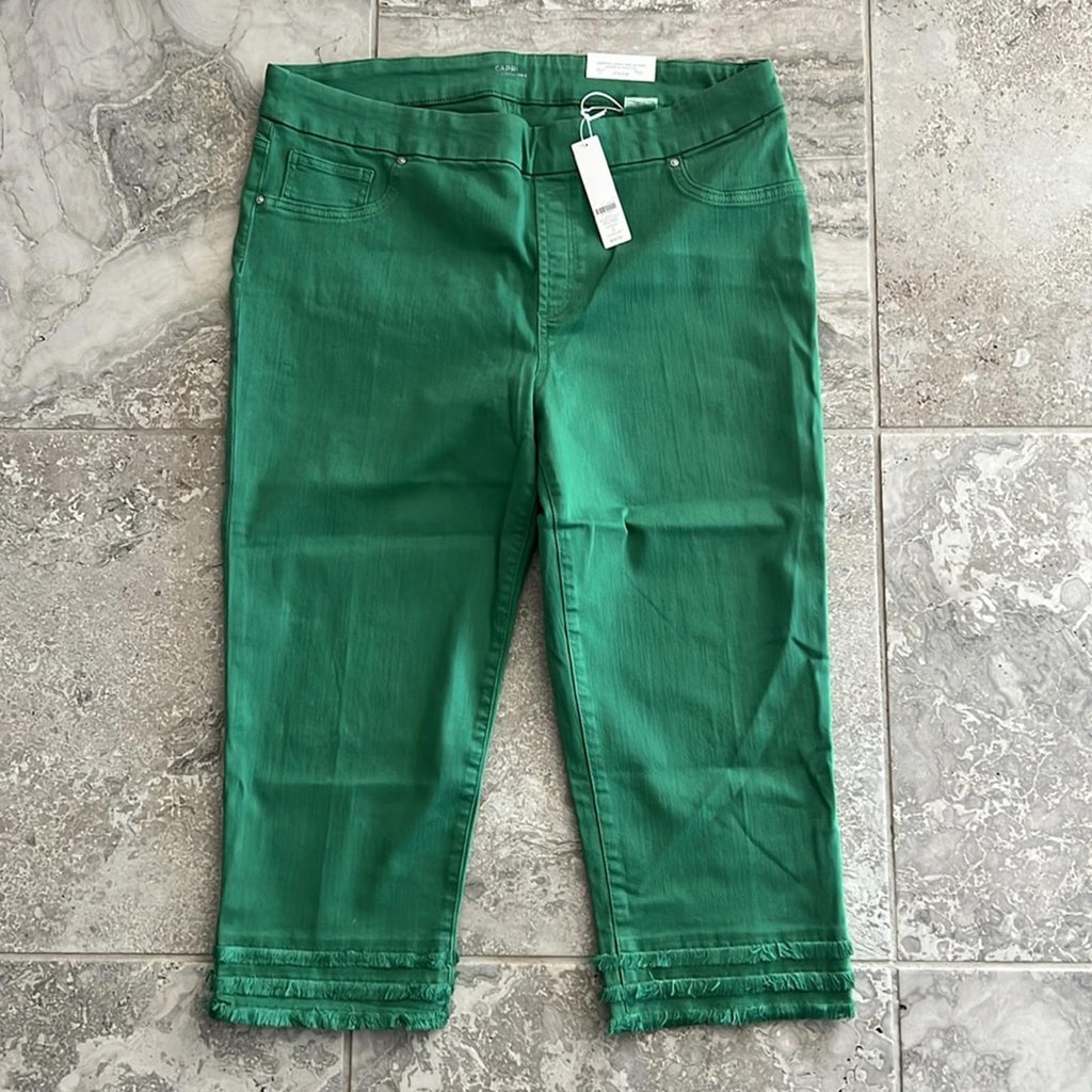 Chico’s Denim Trip Fray Hem Pull-On Capris in Jardin Green Size 3 US16 New w/Tag