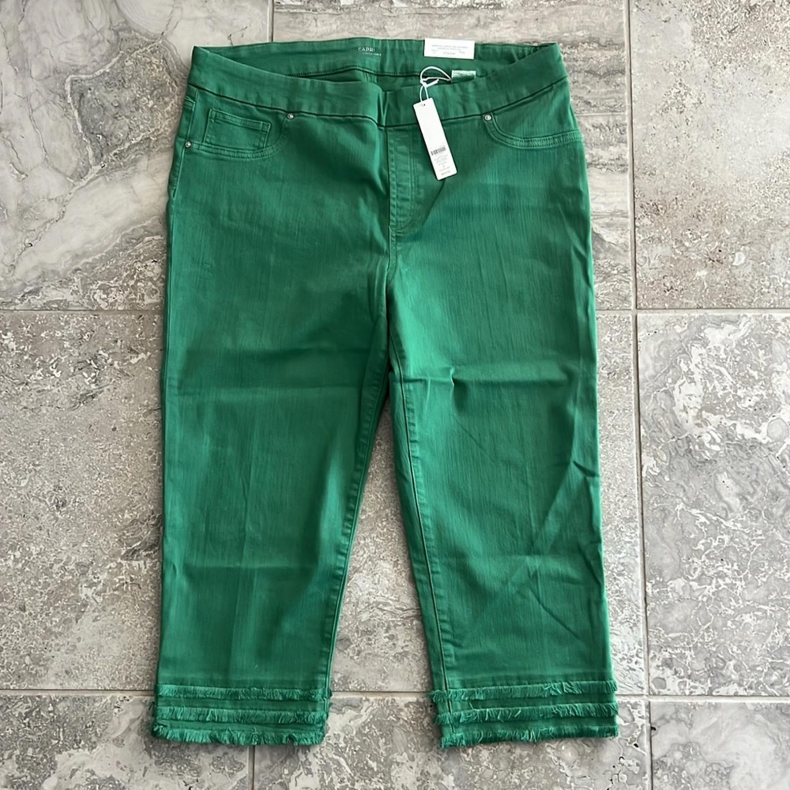 Chico’s Denim Trip Fray Hem Pull-On Capris in Jardin Green Size 3 US16 New w/Tag