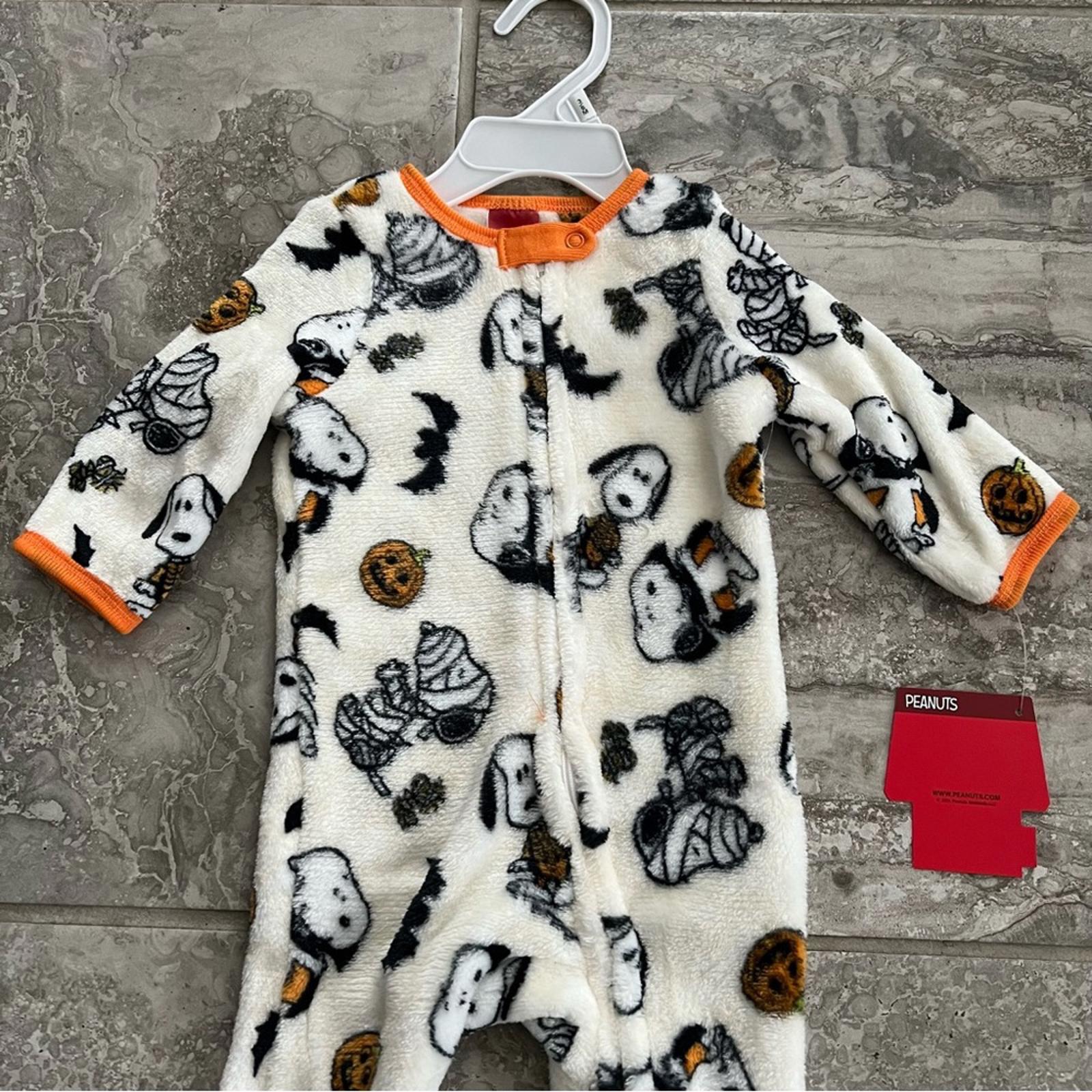 Peanuts Snoopy Footies/Onesie Size 6-9Months New w/Tag