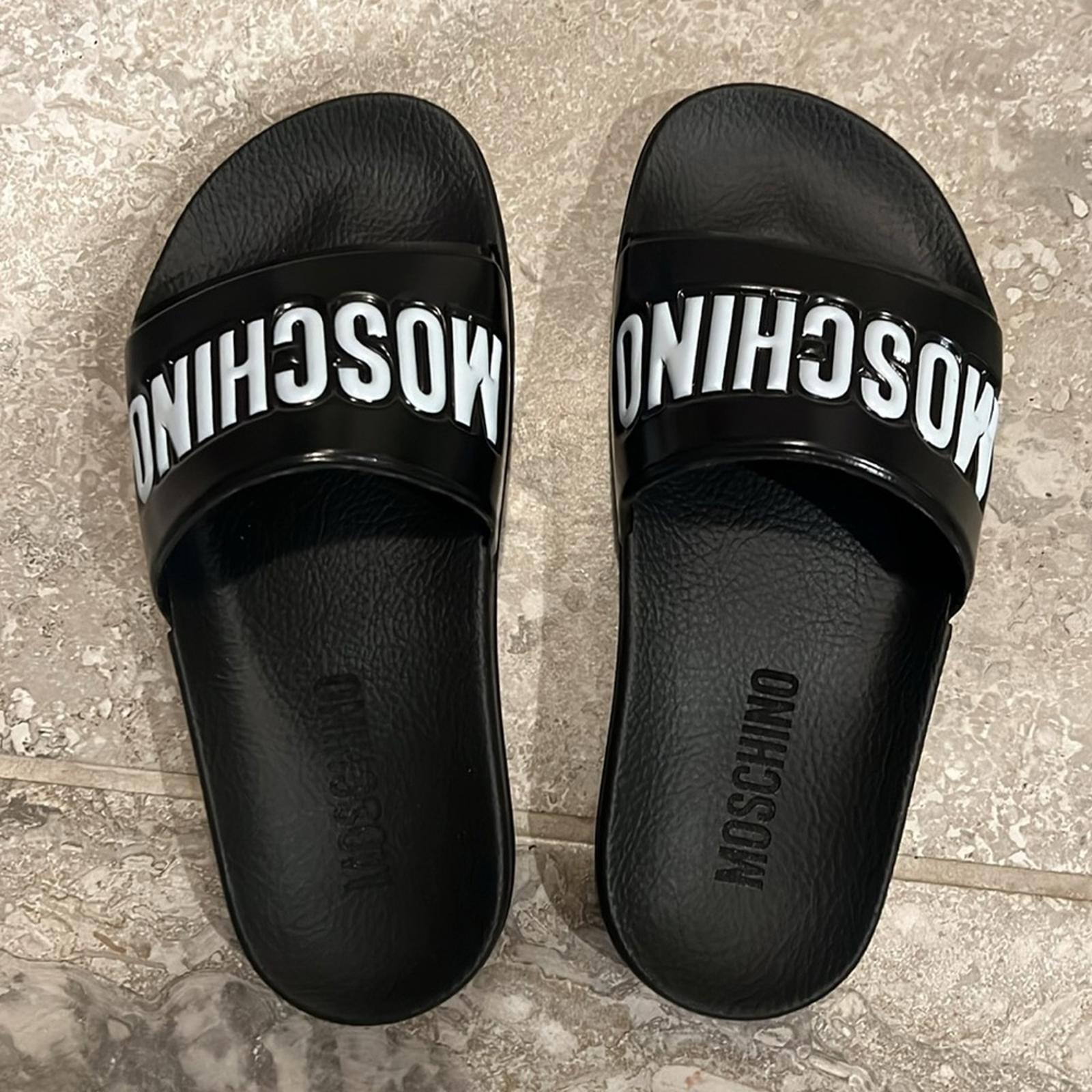 Moschino Logo-Print Slides in Black Size 35 New in Box w/DustBag