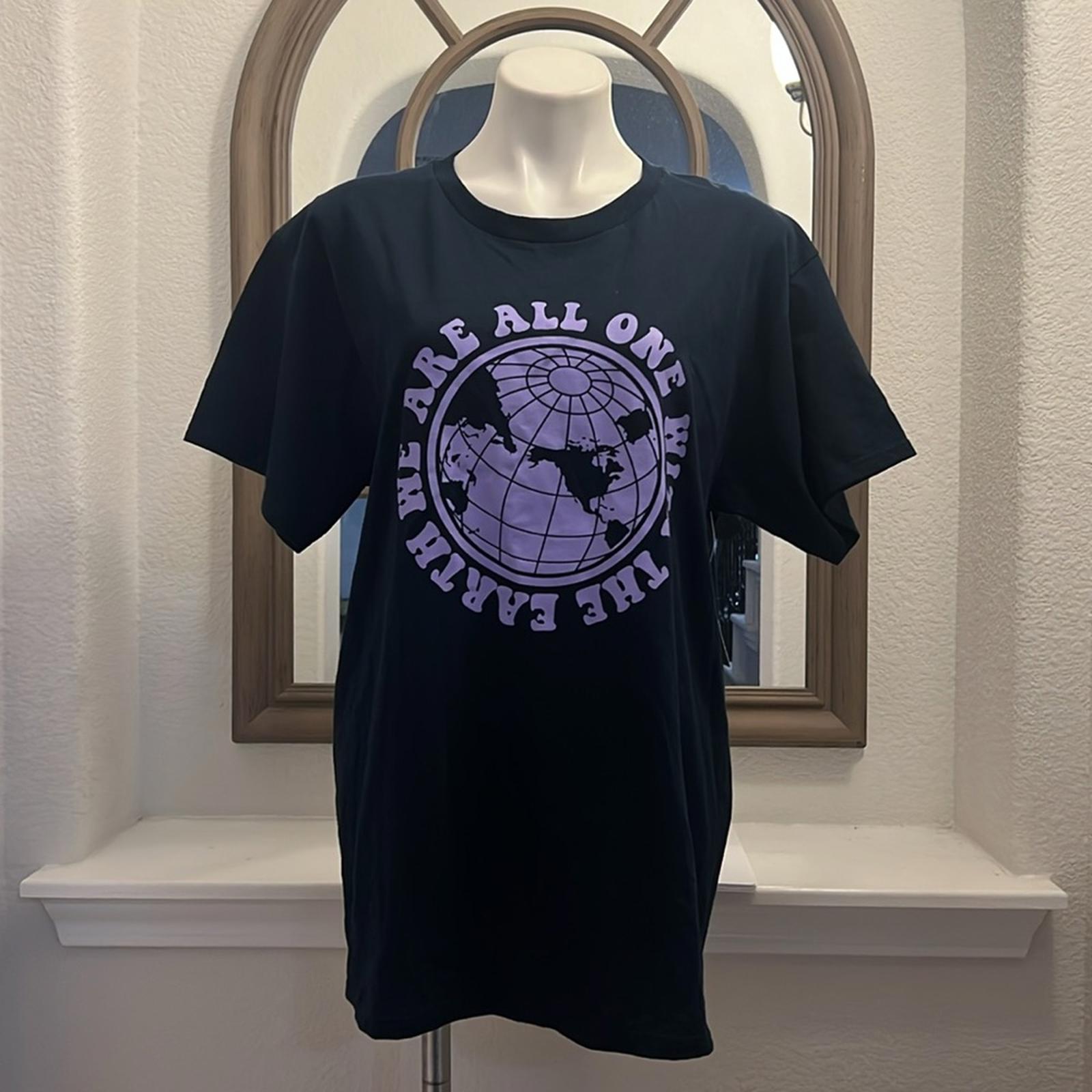 Abound Earth Graphic T-shirt in Navy, We Are One Size L New w/Tag
