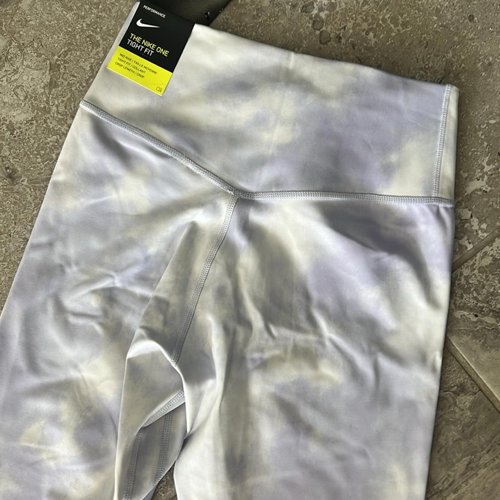 Nike One Icon Clash Mid-Rise Crop Leggings, Size XS (Thistle/White) NWT