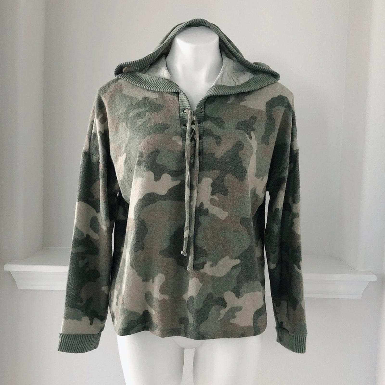 Pink Republic Hooded Sweatshirt in Camo Print, Green Size XL New w/Tag