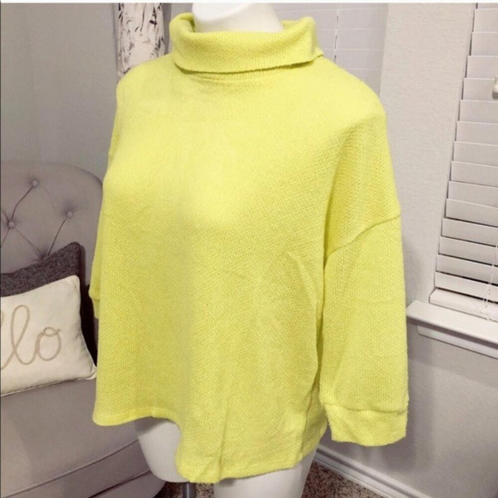 Lavish Turtleneck Sweater Pullover in Lemon Yellow, Size M NEW w/o Tag