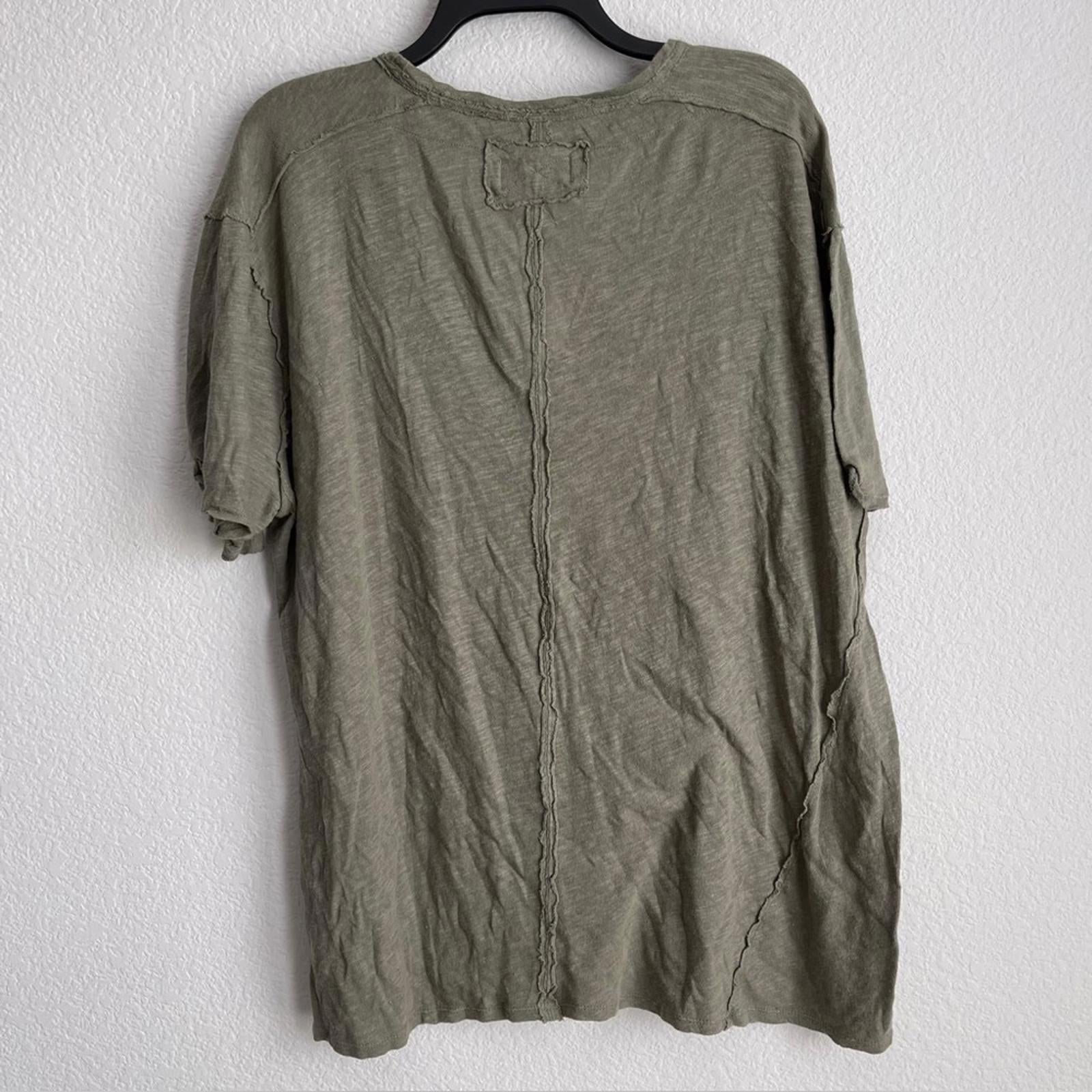 Free People Slouchy V-neck T-shirt in Khaki, Size M NEW w/Tag
