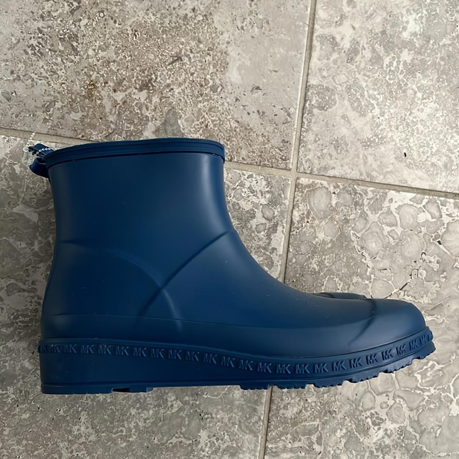 Michael Kors Mac Rain Booties in Blue, Size 11 New w/o Box