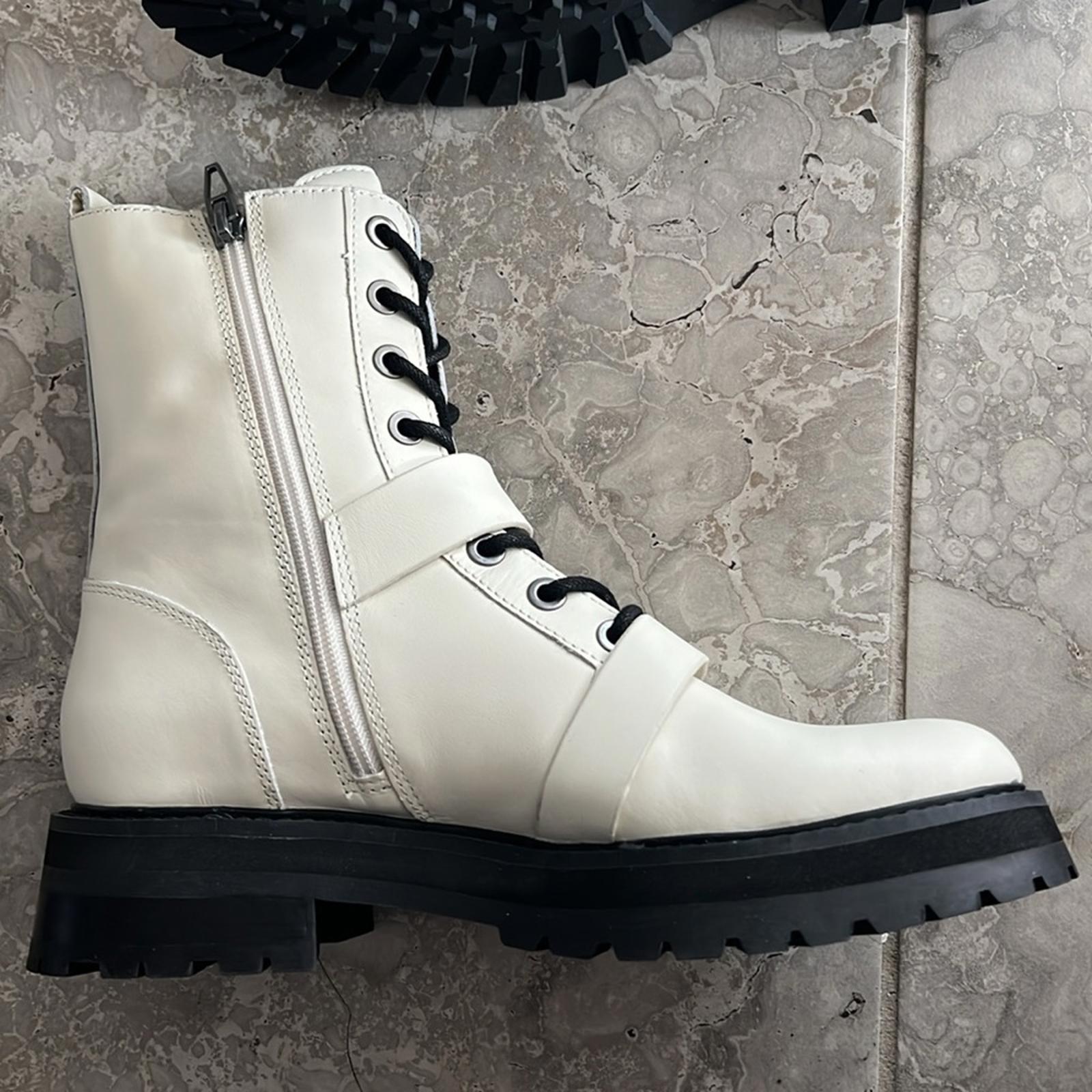 Dolce Vita Ronson Off-White Leather Combat Boots, Size 8 New in Box $200