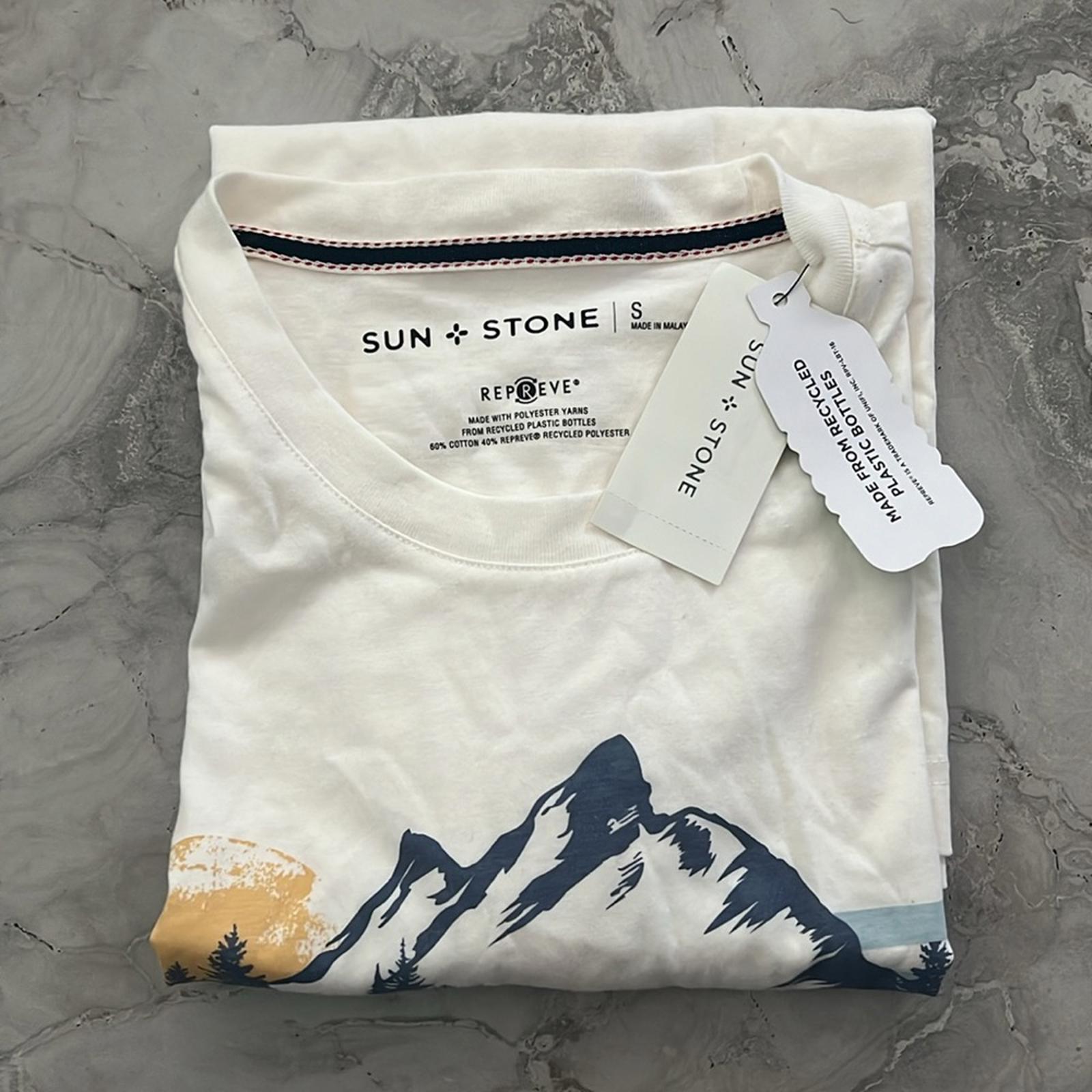 NWT Sun + Stone Men's Mountain Graphic T-Shirt, Sugar Swizzle Size S New w/Tag