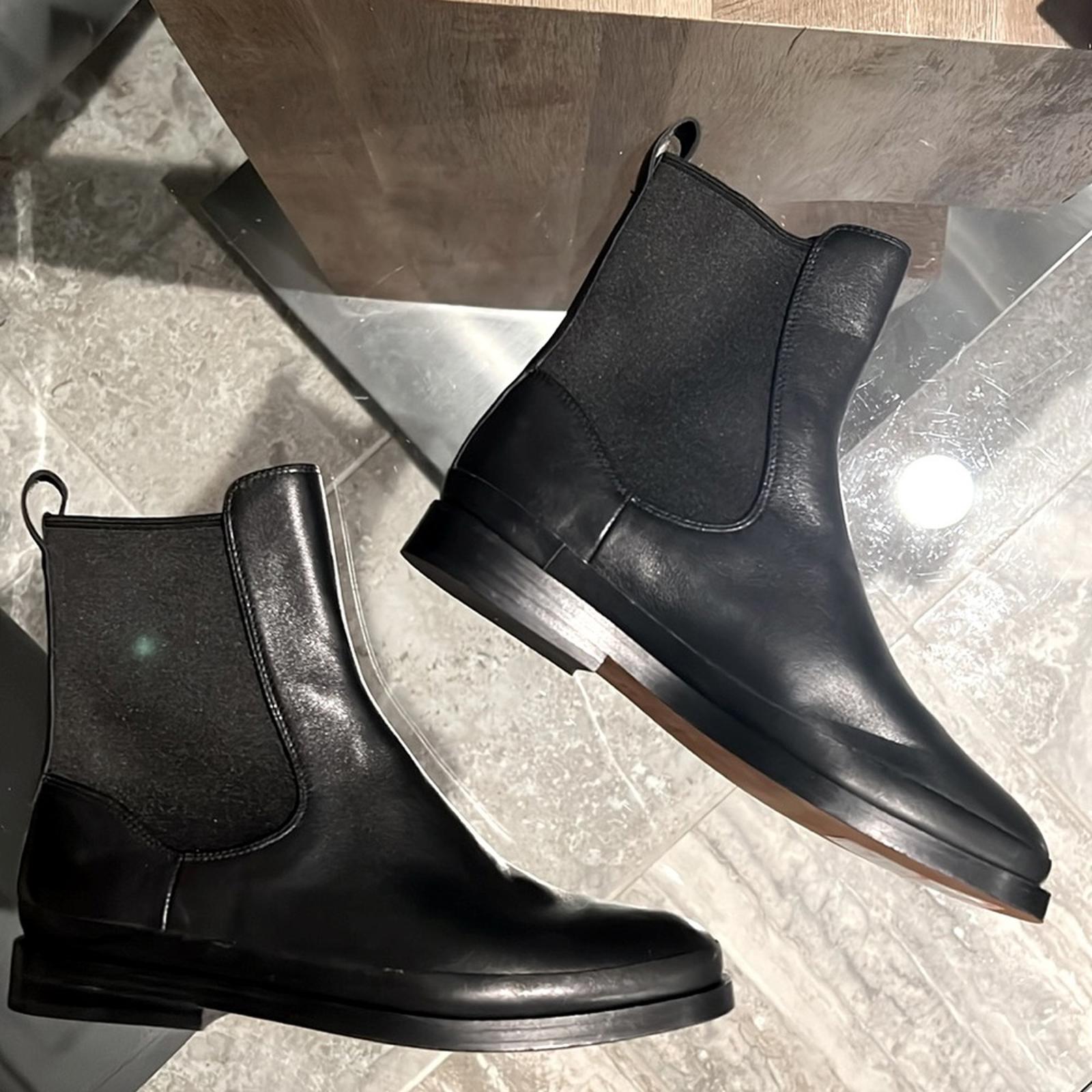 NEW Vince Cecyl Chelsea Leather Ankle Boots in Black, Size 7
