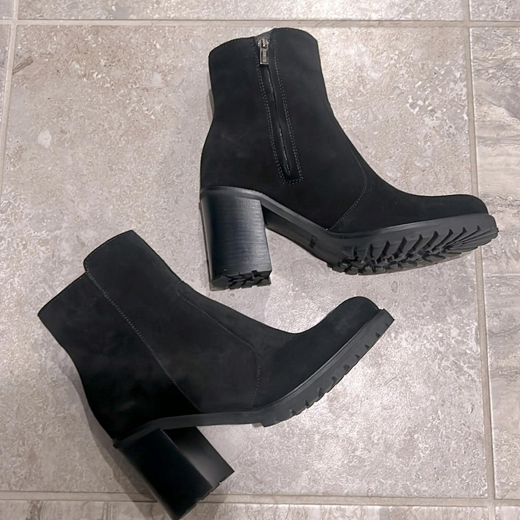 La Canadienne Holt Dress Booties in Black, NWT, Size 8