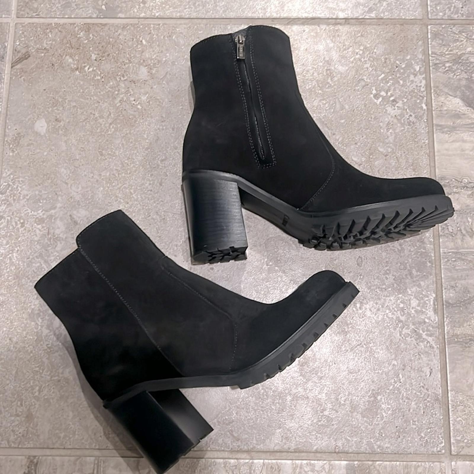 La Canadienne Holt Dress Booties in Black, NWT, Size 8
