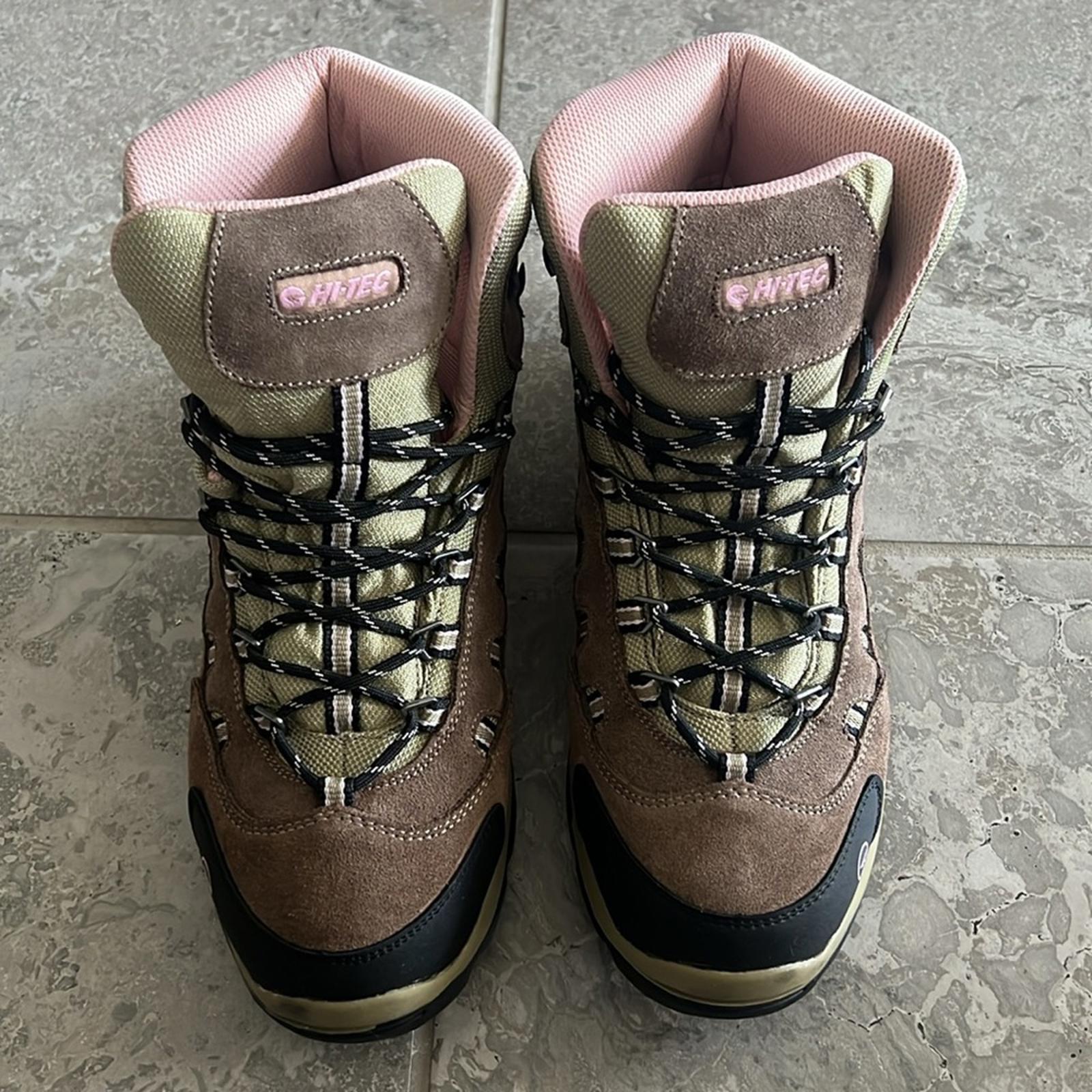Hi-Tec Mesa Waterproof Hiking Boots in Taupe/Pink, Size 11, EXCELLENT!
