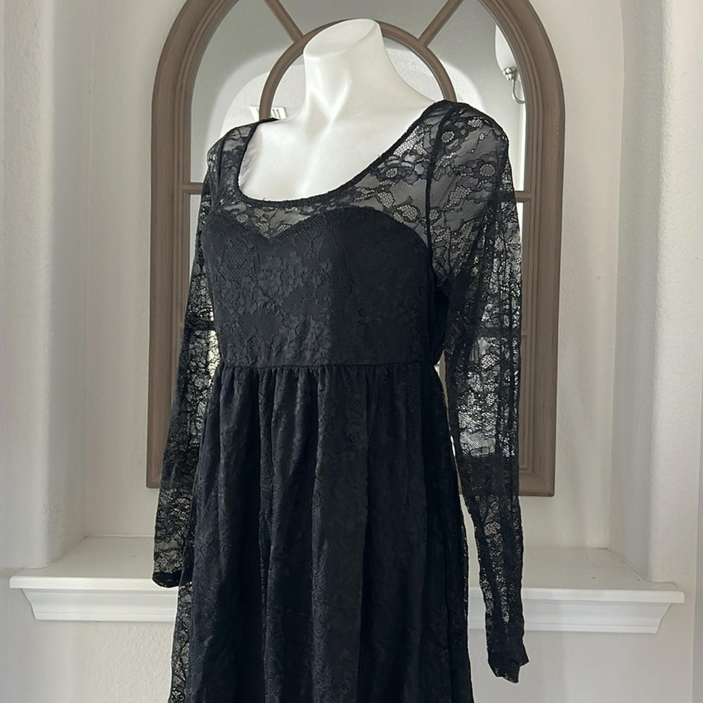 Torrid Midi Lace Dress in Black, Size 0/L EXCELLENT! $139.50