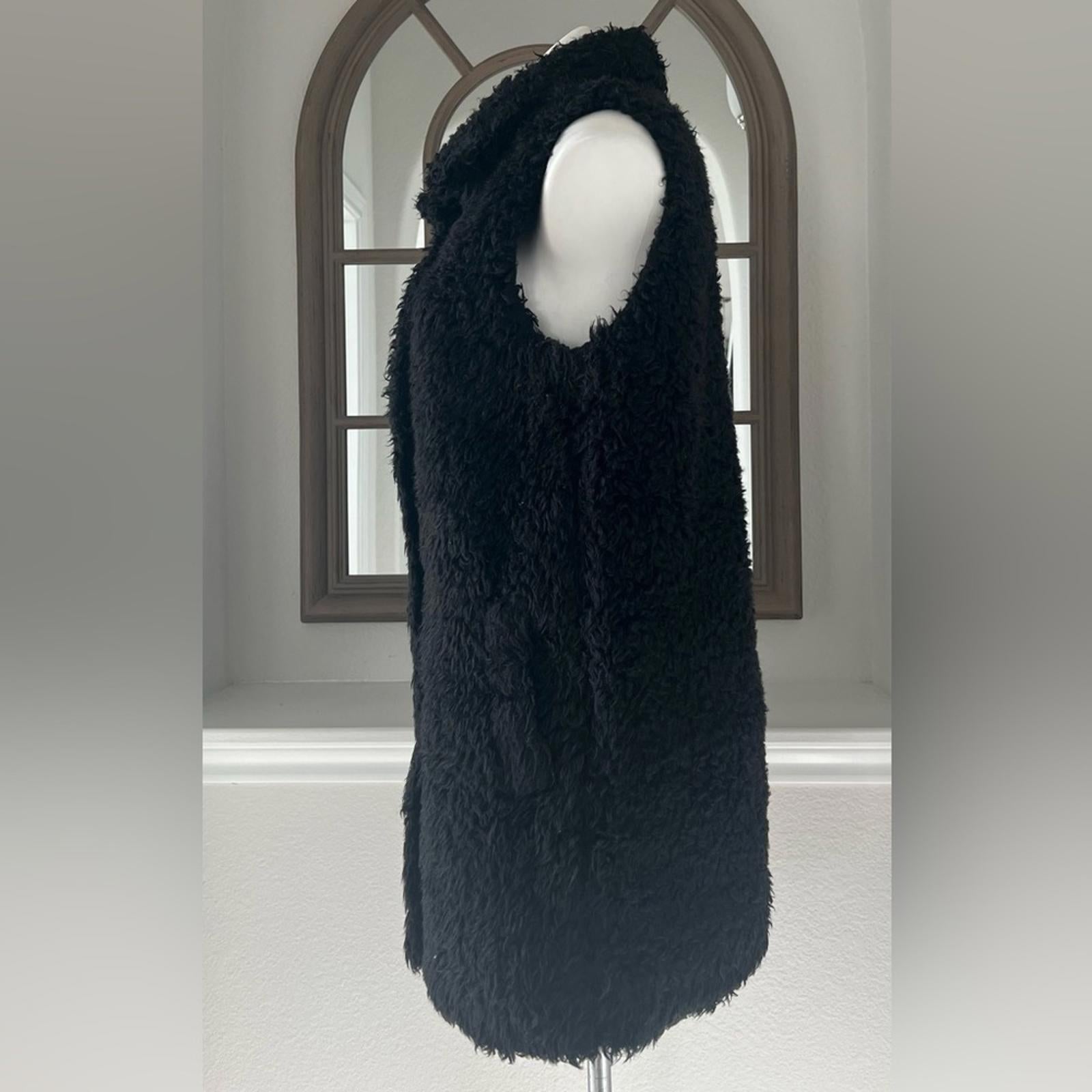 Theory Visterna B. Faux-Fur Vest Black, Size S Retail $395 (Excellent Condition)