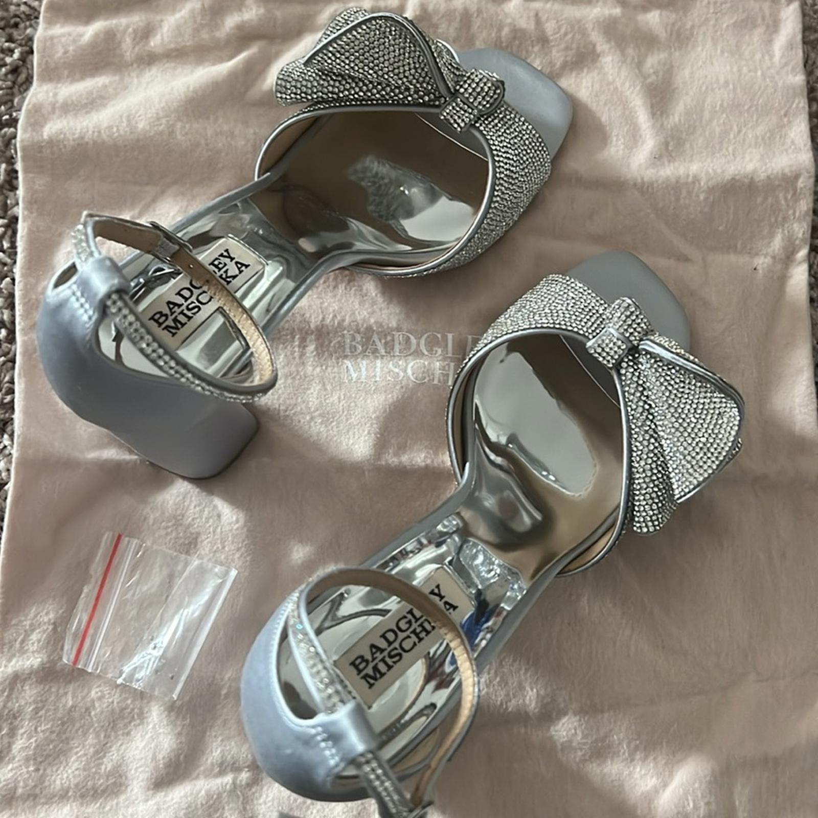 Badgley Mischka Poppy Heeled Sandals in Silver, Size 7 New in Box + Dust Bag
