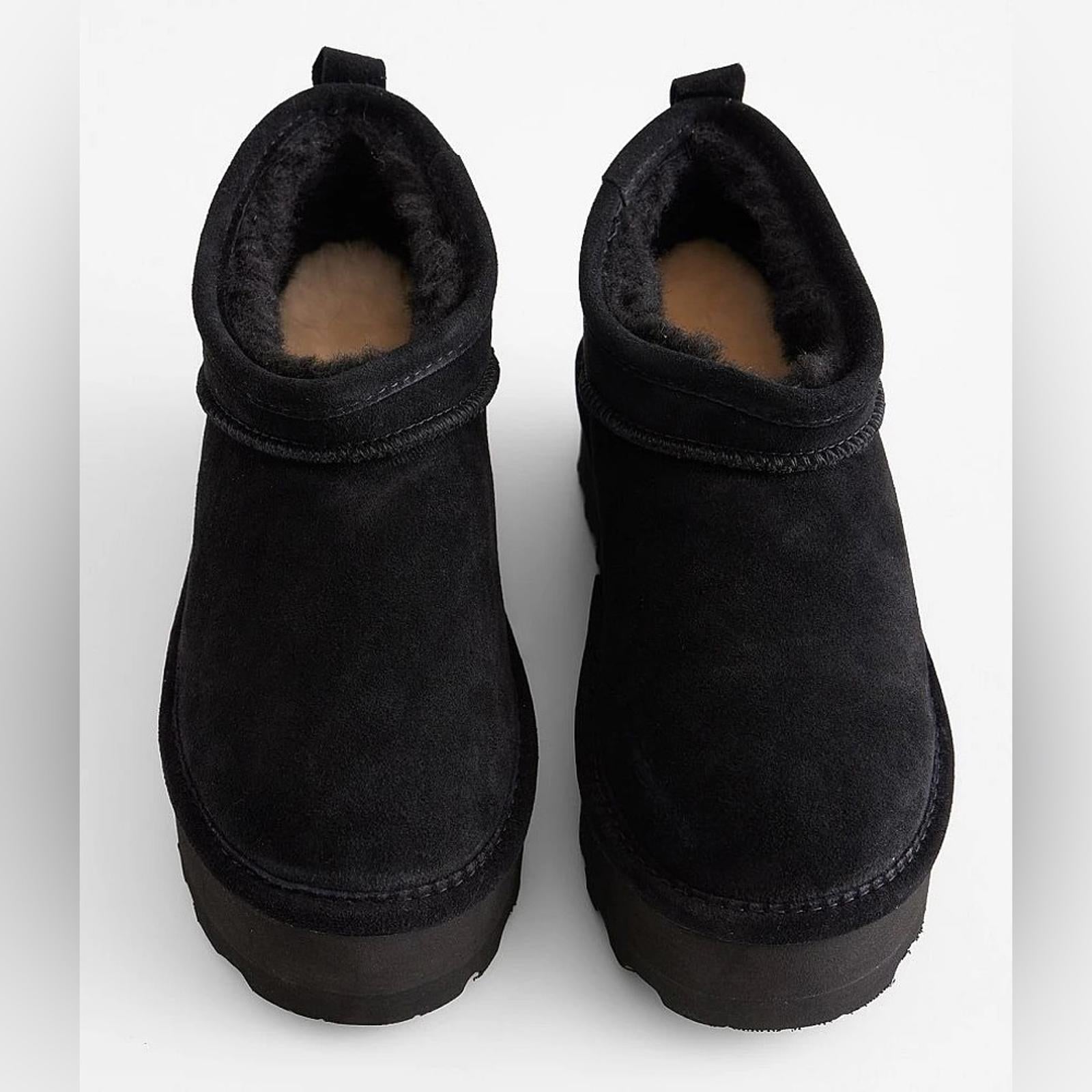 BearPaw Retro Super Shorty Platform Leather Ankle Boots, NWT, Size 9