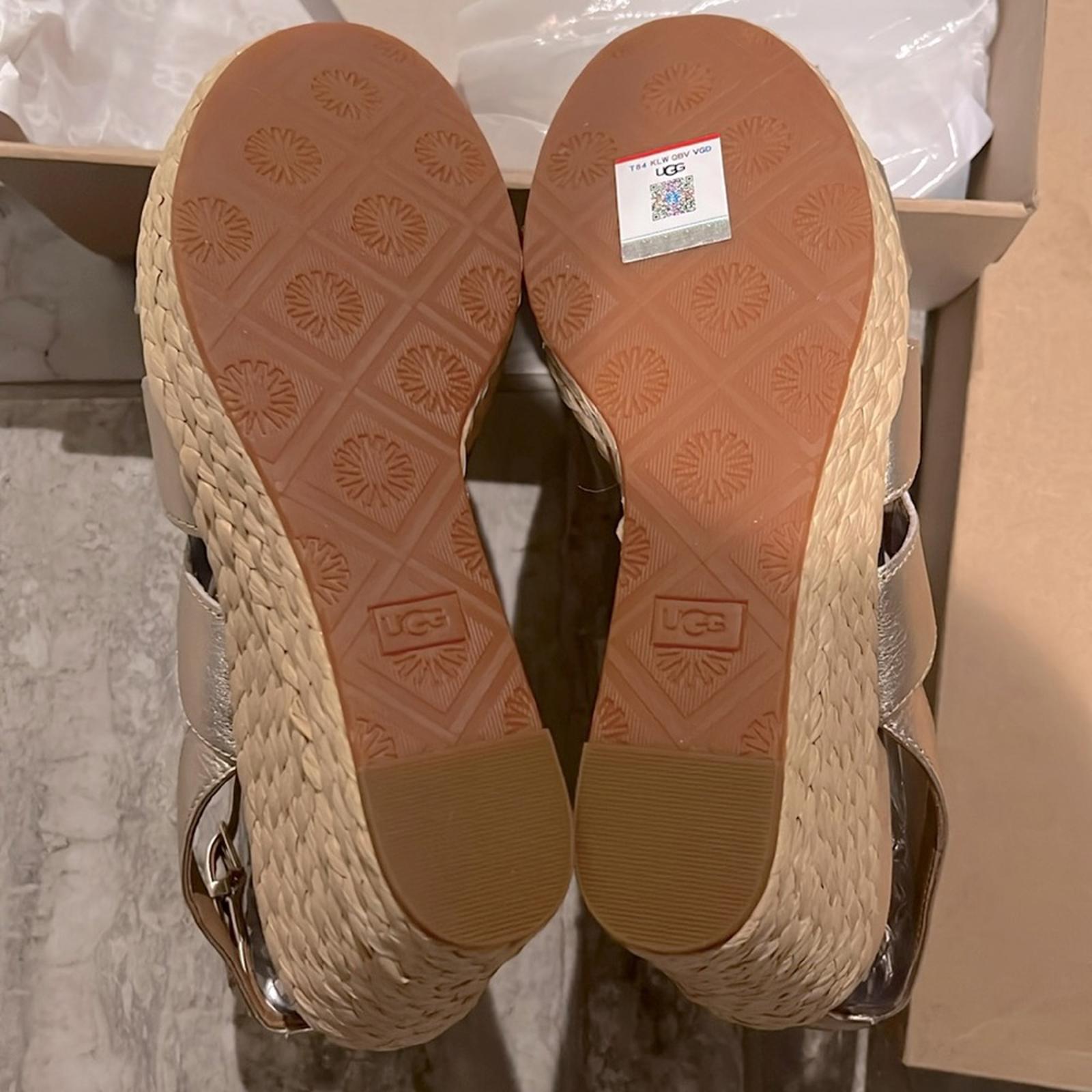 UGG Careena Platform Wedge Espadrille Sandals, Size 10 New in Box