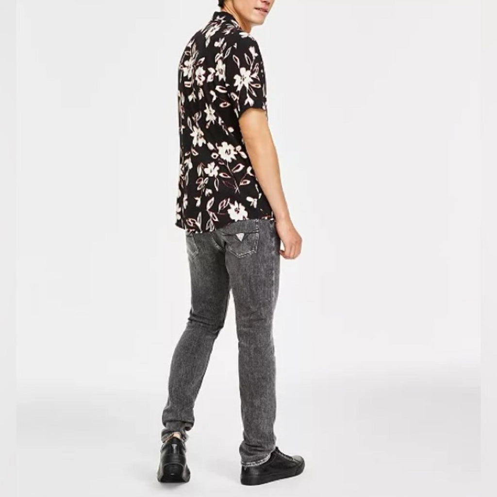 GUESS Men's Chris Slim-Straight Jeans, Size W33 x L32 NEW w/Tag $158