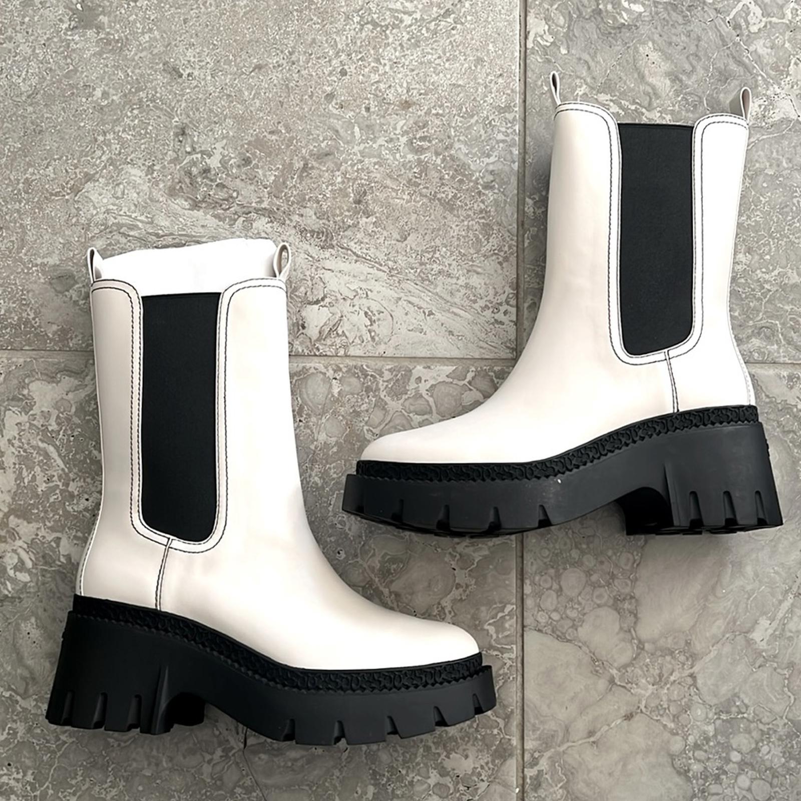 Coach Alexa Leather Bootie in Chalk/Black, Size 11 New in Box