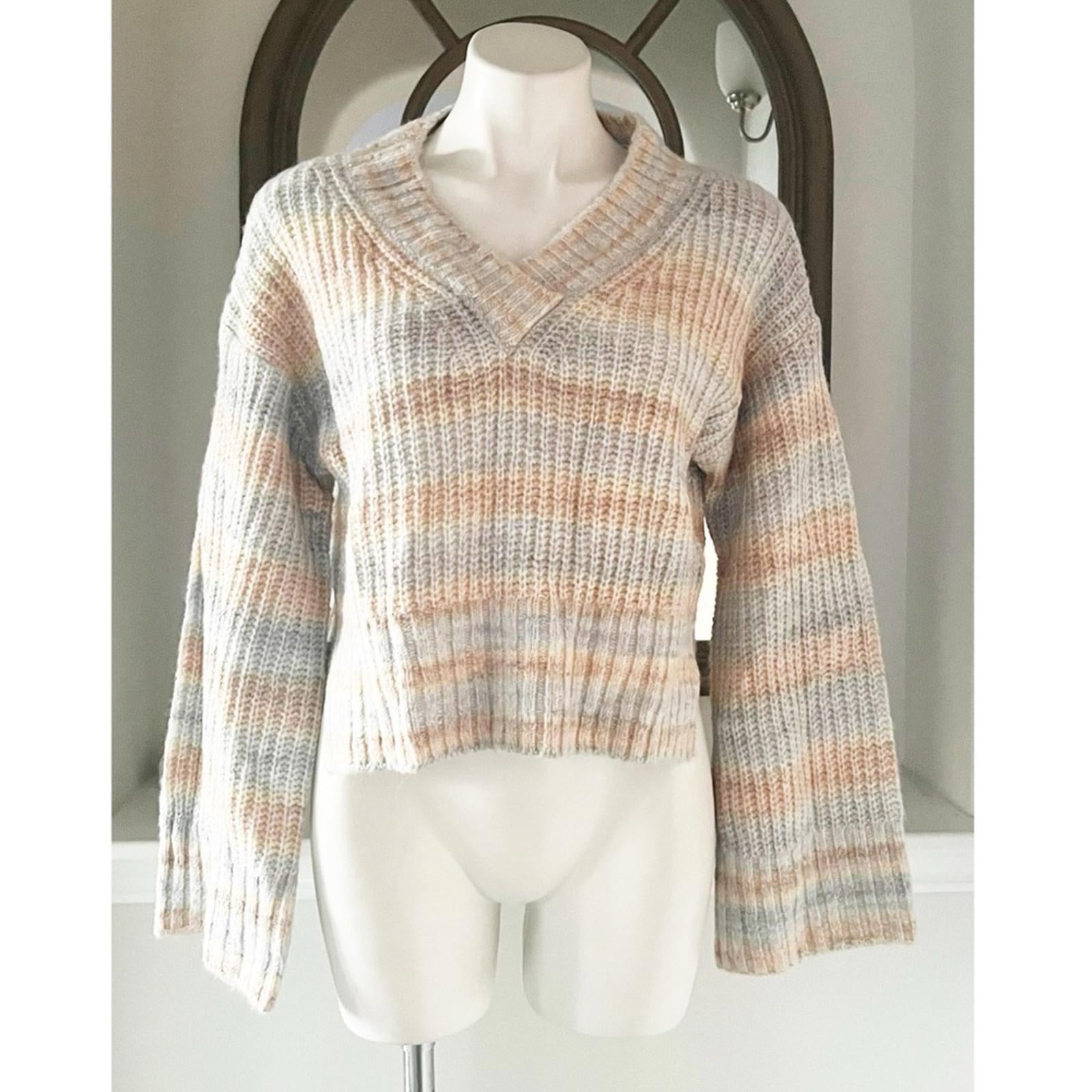 NEW Guess Neena Wool Blend Alpaca V-Neck Sweater, Size XS New w/Tag Retail $118