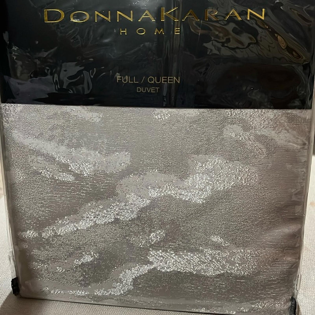 Donna Karan Luna Duvet Cover in Platinum, NWT, Size Full/Queen