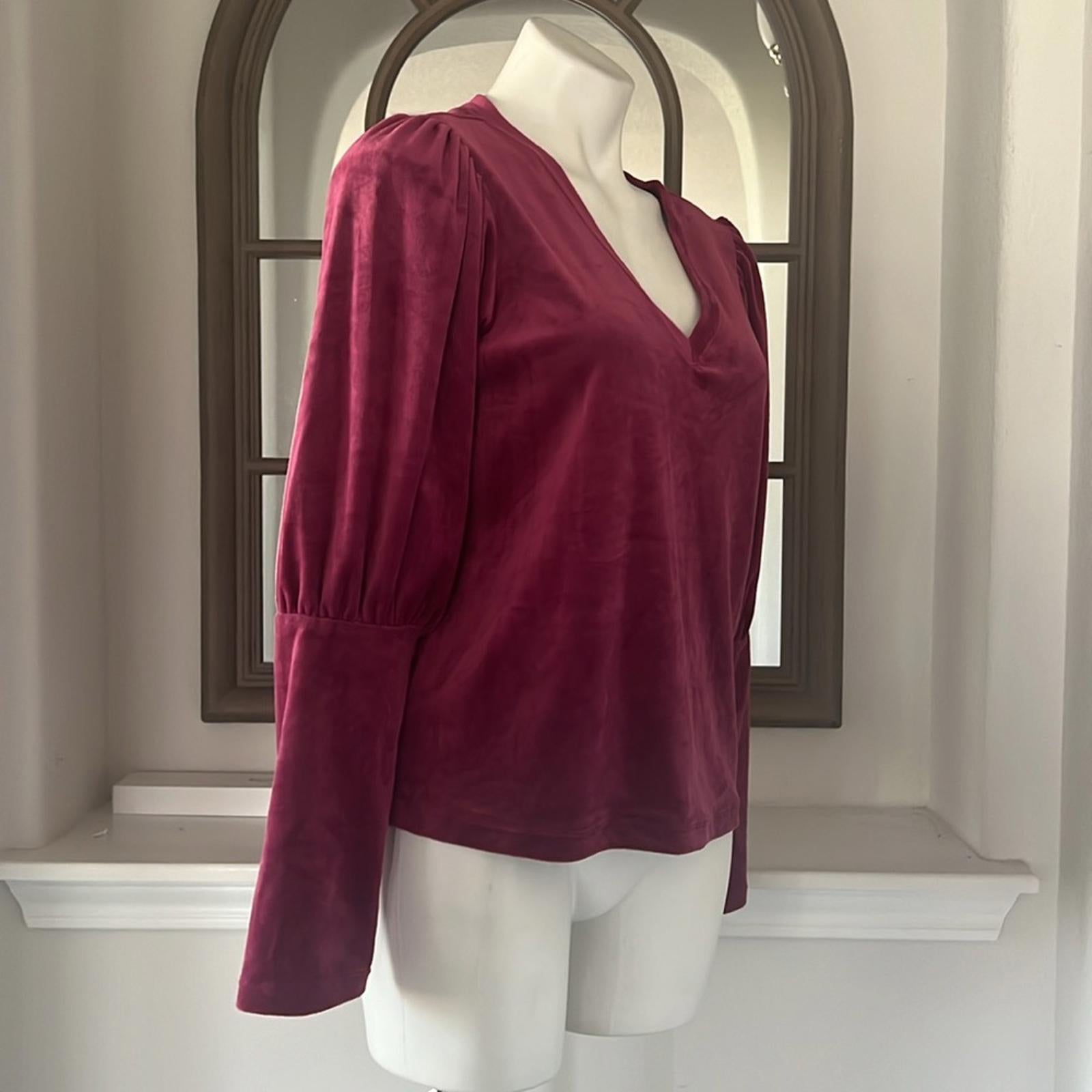 New 1.STATE Velvet V-Neck Blouse in Plum Fairy, Pullover Size M New w/Tag