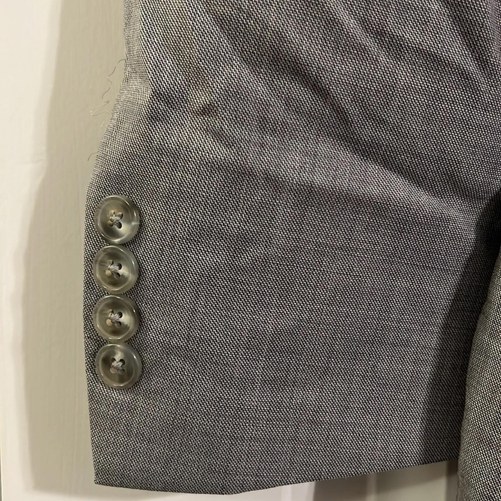Hart Schaffner Marx Two-Button Blazer in Grey, Size 40 R EXCELLENT!