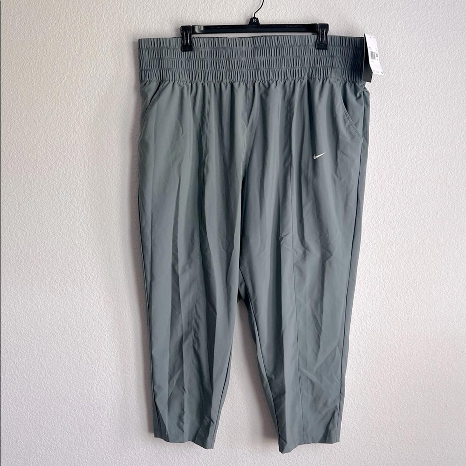 Nike Dri-Fit One Ultra High Waisted Sweatpants in Smoke Grey, Plus Size 3X, NWT