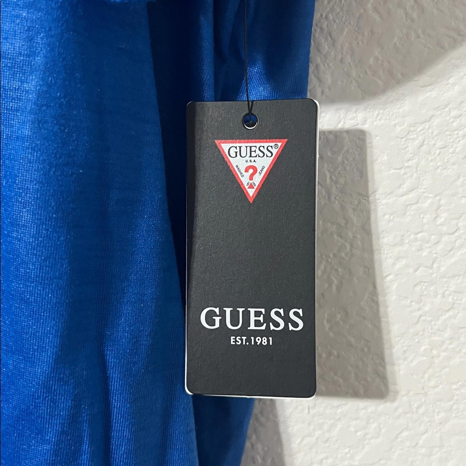Guess Men's Mason Yoke V-Neck T-Shirt in Bright Zaffre/ Blue, Size XXL, NEW