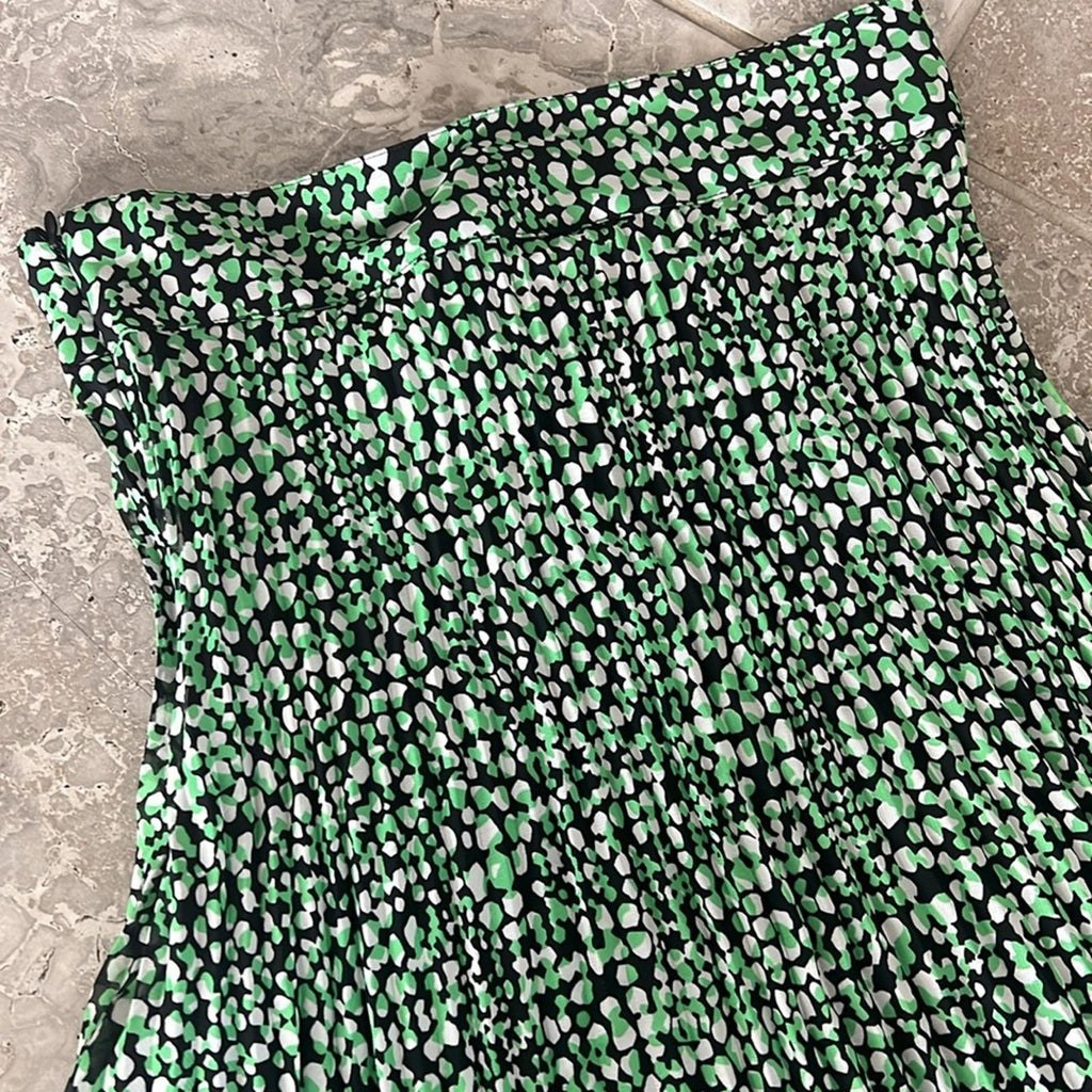 BOSS Vaplina Pleated Skirt in Midnight Fantasy, Size 2 New w/Tag, Retail $278