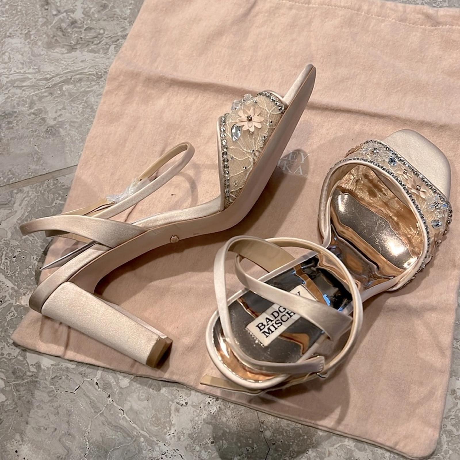 NWT Badgley Mischka Tayten Satin and Mesh Sandals with Crystals Size 10 +DustBag