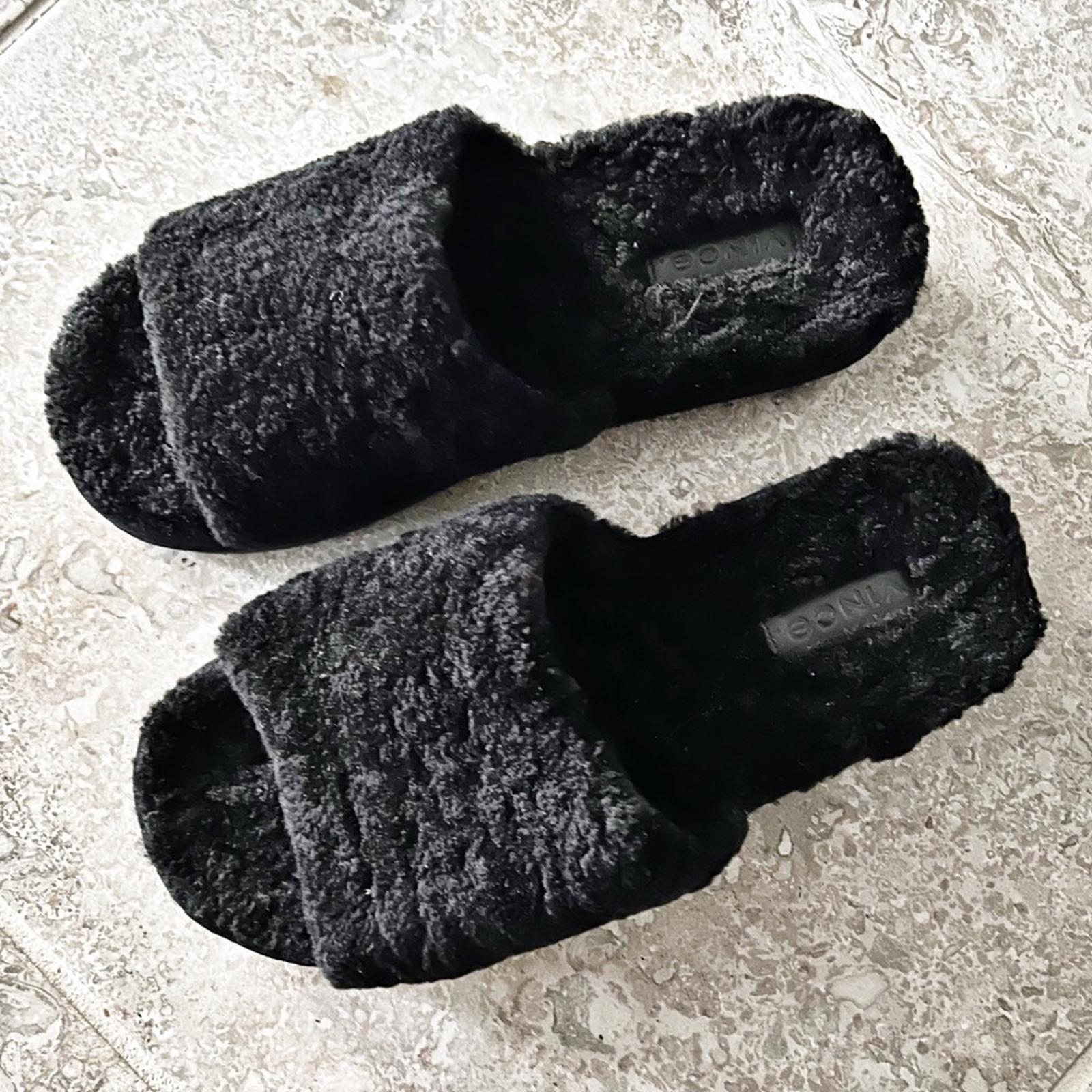 VINCE Real Fur Slide Sandals Cozy Slippers in Black, Size 7M New w/o Box